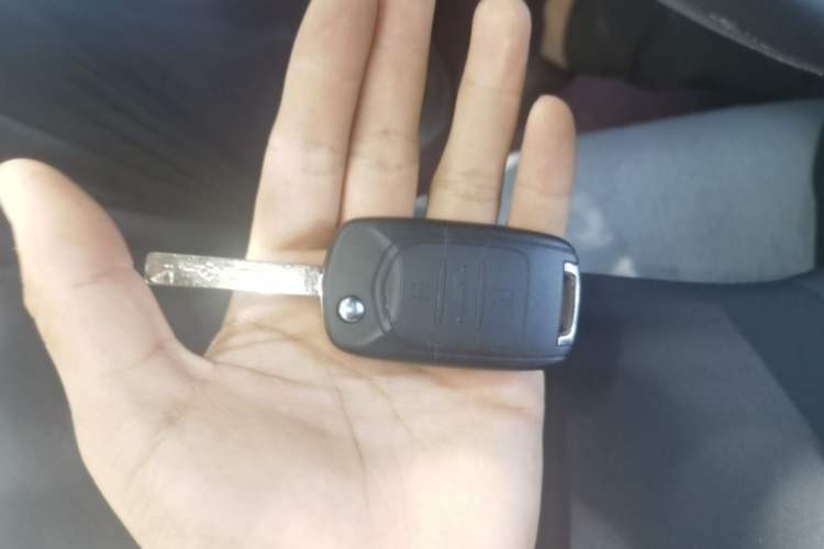 Used Wuling Zhiguang New Energy 2025 Model 305km Ambitious Edition Vehicle Key