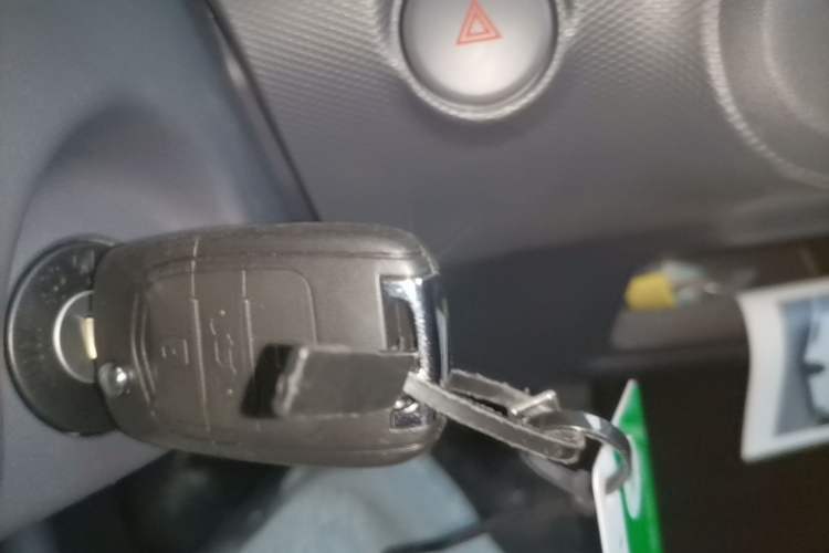 Used Wuling Zhiguang New Energy 2025 Standard Model Vehicle Key