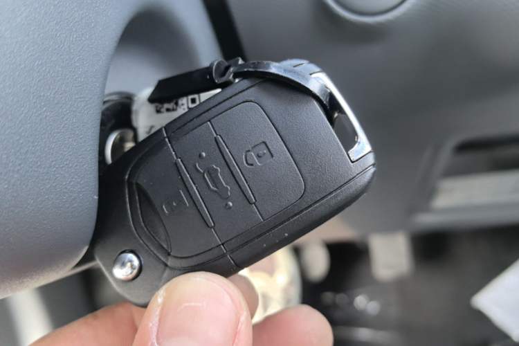 Used Wuling Zhiguang New Energy 2025 Model 305km Ambitious Edition Vehicle Key
