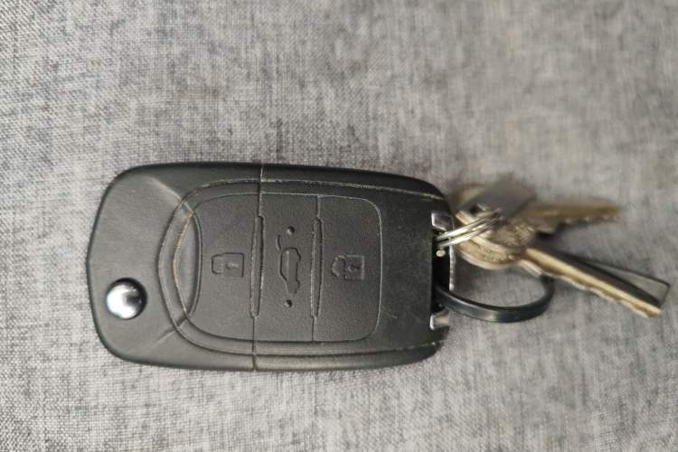 Used Wuling Zhiguang New Energy 2025 Standard Model Vehicle Key
