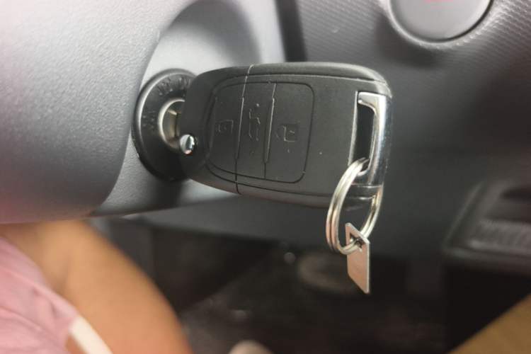 Used Wuling Zhiguang New Energy 2025 Standard Model Vehicle Key