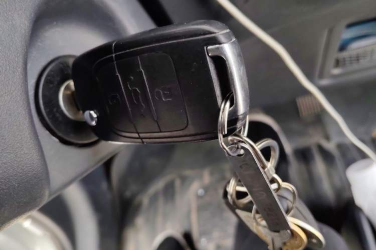 Used Wuling Zhiguang New Energy 2025 Model 305km Ambitious Edition Vehicle Key