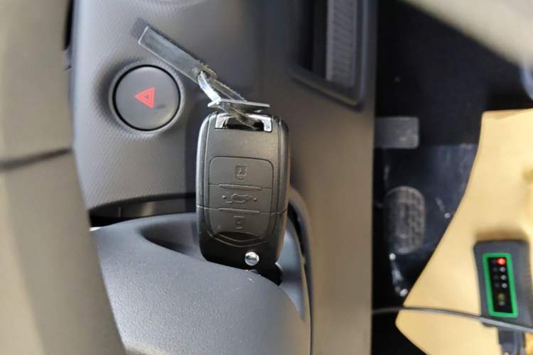 Used Wuling Zhiguang New Energy 2025 Model 305km Ambitious Edition Vehicle Key