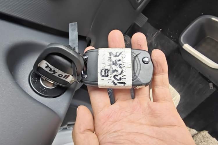 Used Wuling Zhiguang New Energy 2025 Model 305km Ambitious Edition Vehicle Key