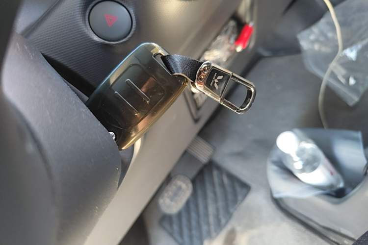 Used Wuling Zhiguang New Energy 2025 Comfort Model Vehicle Key