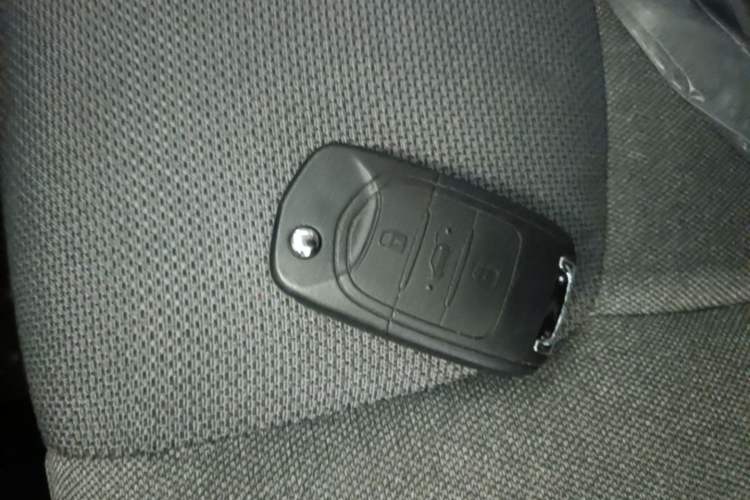 Used Wuling Zhiguang New Energy 2025 Comfort Model Vehicle Key