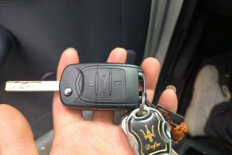 Used Wuling Zhiguang New Energy 2025 Comfort Model Vehicle Key