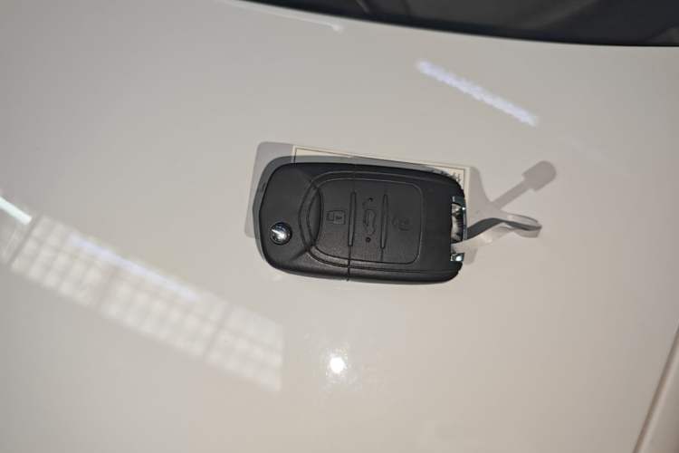 Used Wuling Zhiguang New Energy 2025 Comfort Model Vehicle Key