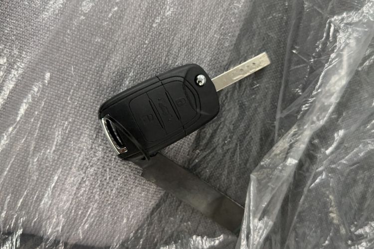 Used Wuling Zhiguang New Energy 2025 Model 305km Ambitious Edition Vehicle Key