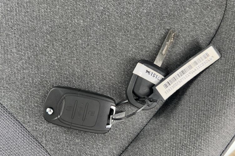 Used Wuling Zhiguang New Energy 2025 Comfort Model Vehicle Key