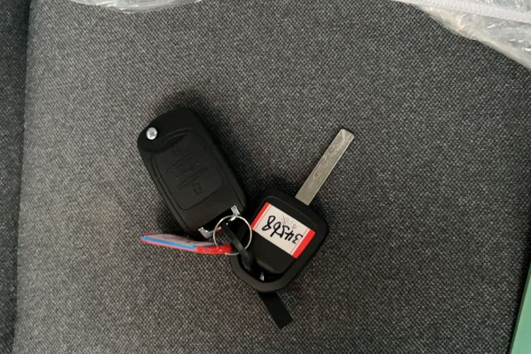 Used Wuling Zhiguang New Energy 2025 Model 305km Ambitious Edition Vehicle Key