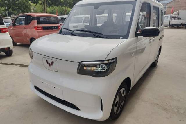 Used Wuling Zhiguang New Energy 2025 Model 305km Ambitious Edition