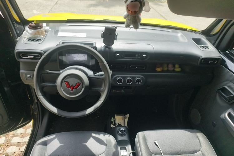 Used Wuling Zhiguang New Energy 2025 Comfort Model Center Console