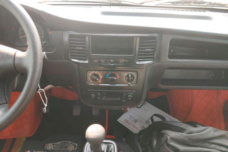 Used Wuling Zhiguang Small Truck 2023 1.5L Double-Cab LAR Audio And AC Panel