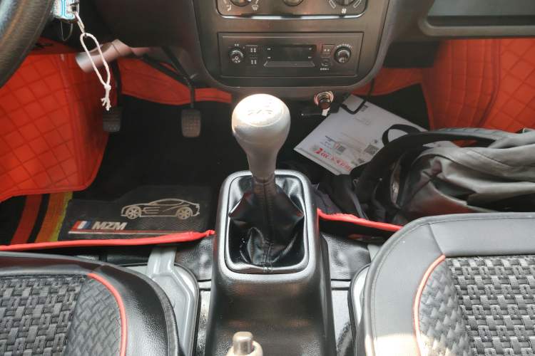 Used Wuling Zhiguang Small Truck 2023 1.5L Double-Cab LAR Gear Lever