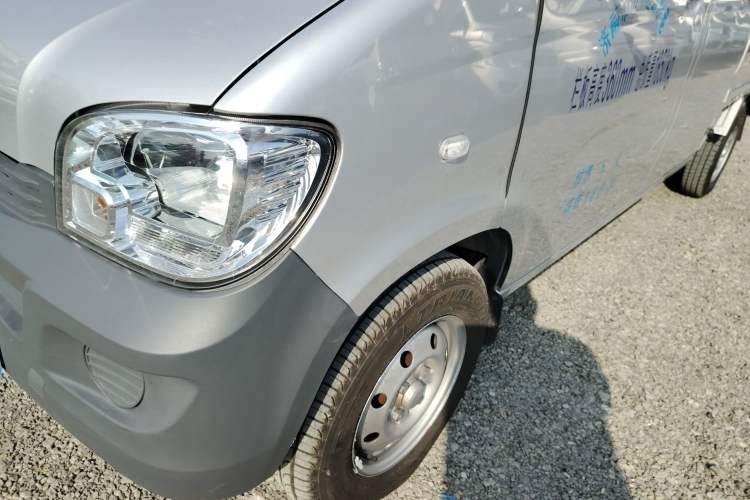 Used Wuling Zhiguang Small Truck 2023 1.5L Double-Cab LAR Left Front Headlight