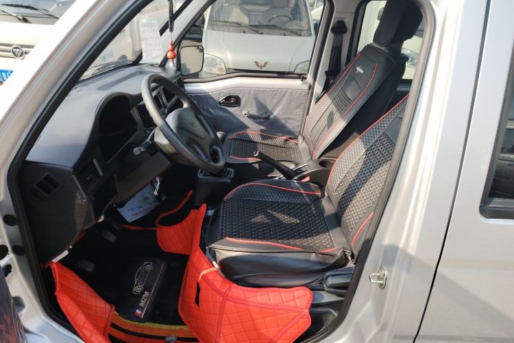 Used Wuling Zhiguang Small Truck 2023 1.5L Double-Cab LAR Left Front Seat