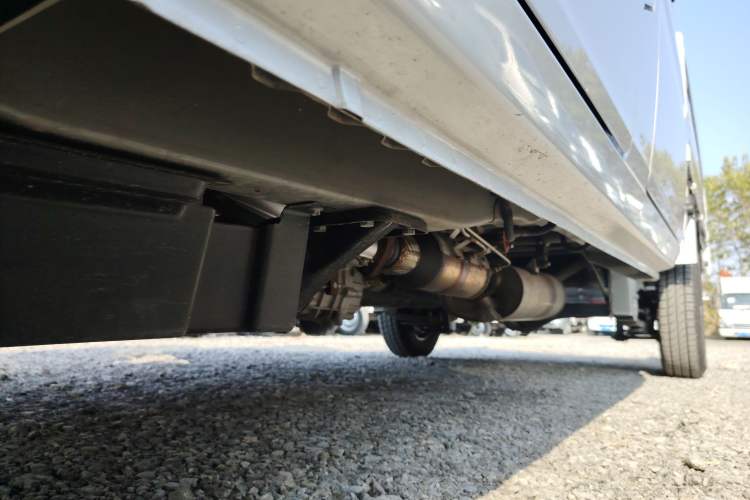 Used Wuling Zhiguang Small Truck 2023 1.5L Double-Cab LAR Left Side Sill
