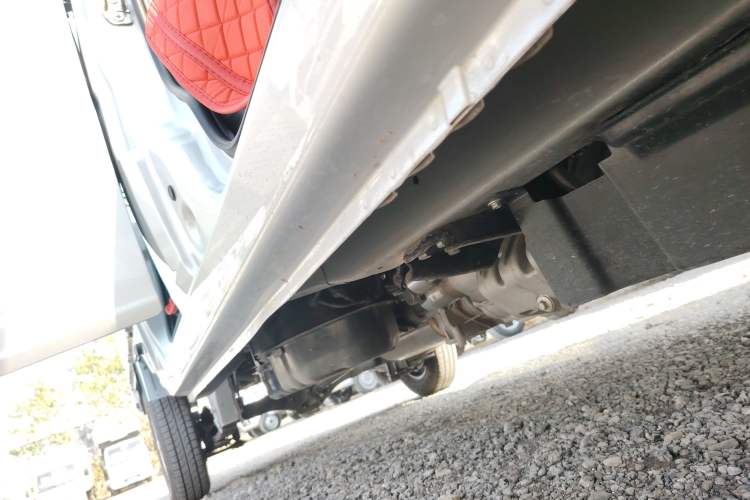 Used Wuling Zhiguang Small Truck 2023 1.5L Double-Cab LAR Right Side Sill