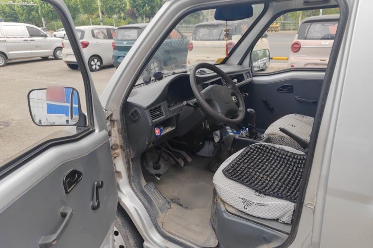 Used Wuling Zhiguang Small Truck 2016 1.2L Single-Row LSI Driver Seat
