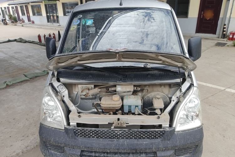 Used Wuling Zhiguang Small Truck 2016 1.2L Single-Row LSI Engine Bay