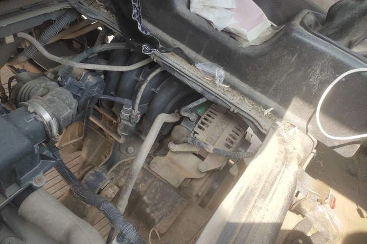 Used Wuling Zhiguang Small Truck 2016 1.2L Double-Cab LSI Engine Bay Right