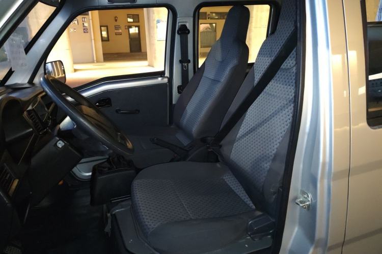 Used Wuling Zhiguang Small Truck 2016 1.2L Double-Cab LSI Left Front Seat
