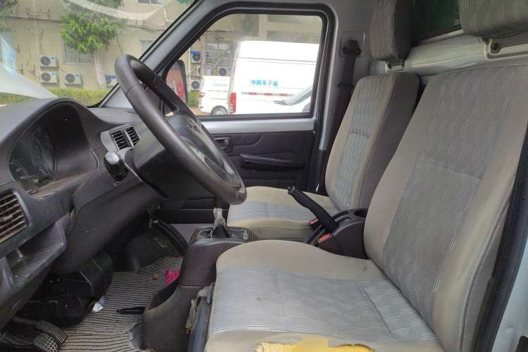 Used Wuling Zhiguang Small Truck 2016 1.2L Single-Row LSI Left Front Seat
