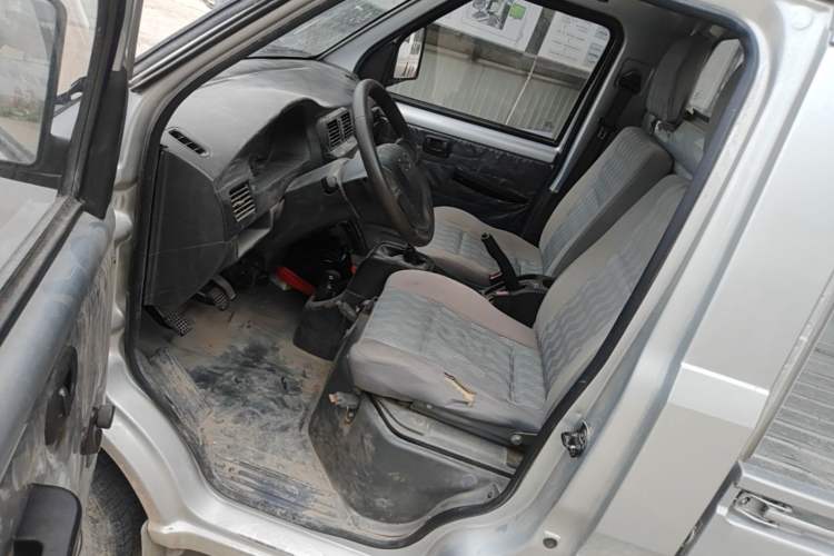 Used Wuling Zhiguang Small Truck 2016 1.2L Single-Row LSI Left Front Seat