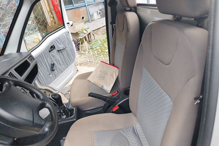 Used Wuling Zhiguang Small Truck 2016 1.2L Single-Row LSI Left Front Seat