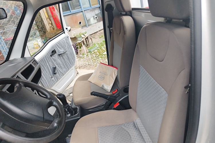 Used Wuling Zhiguang Small Truck 2016 1.2L Single-Row LSI Left Rear Seat