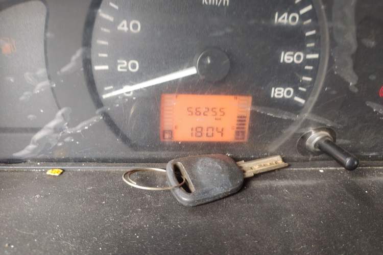 Used Wuling Zhiguang Small Truck 2016 1.2L Single-Row LSI Odometer Close Up