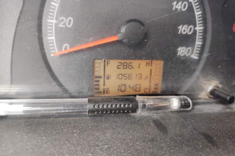 Used Wuling Zhiguang Small Truck 2016 1.2L Single-Row LSI Odometer Close Up
