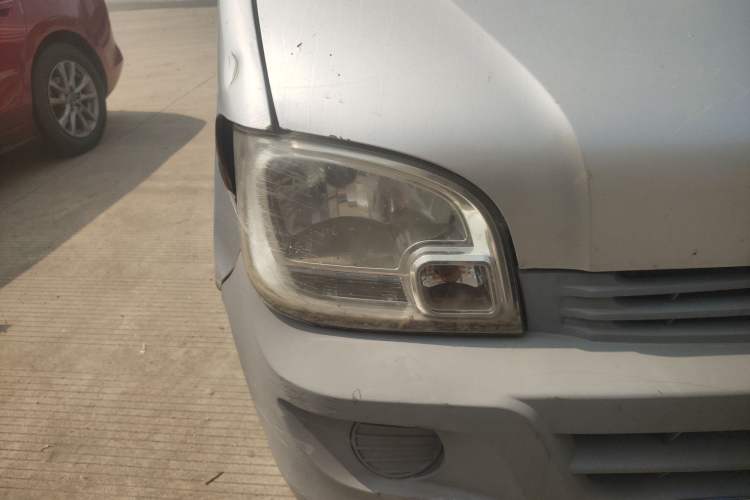 Used Wuling Zhiguang Small Truck 2016 1.2L Double-Cab LSI Right Front Headlight