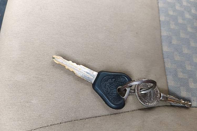 Used Wuling Zhiguang Small Truck 2016 1.2L Single-Row LSI Vehicle Key