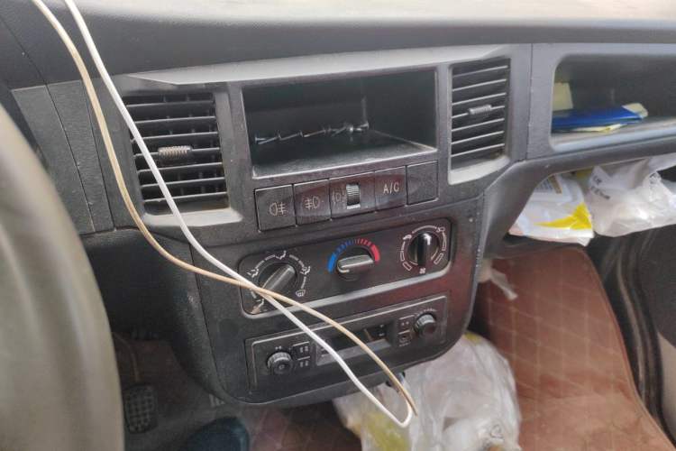Used Wuling Zhiguang Small Truck 2019 1.2L Single Cab Audio And AC Panel