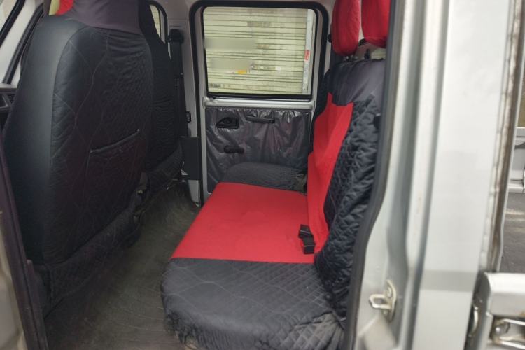 Used Wuling Zhiguang Small Truck 2019 1.2L Double Cab Left Rear Seat