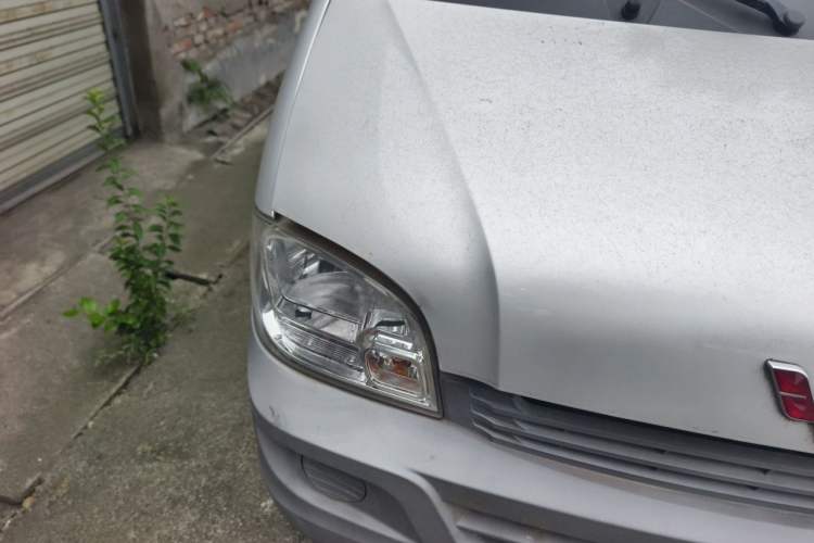 Used Wuling Zhiguang Small Truck 2019 1.2L Double Cab Right Front Headlight