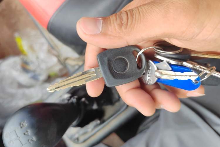 Used Wuling Zhiguang Small Truck 2019 1.2L Single Cab Vehicle Key