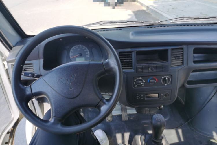 Used Wuling Zhiguang Small Truck 2020 1.2L Single Cab Center Console