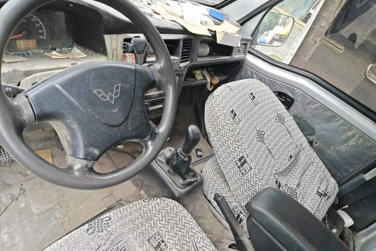 Used Wuling Zhiguang Small Truck 2020 1.2L Single Cab Center Console