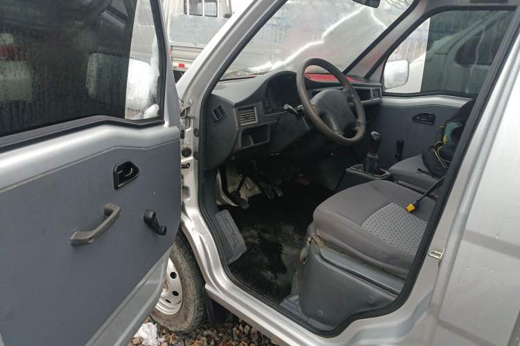 Used Wuling Zhiguang Small Truck 2020 1.2L Single Cab Driver Seat