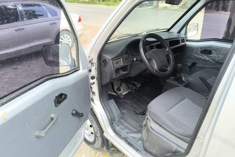 Used Wuling Zhiguang Small Truck 2020 1.2L Single Cab Driver Seat