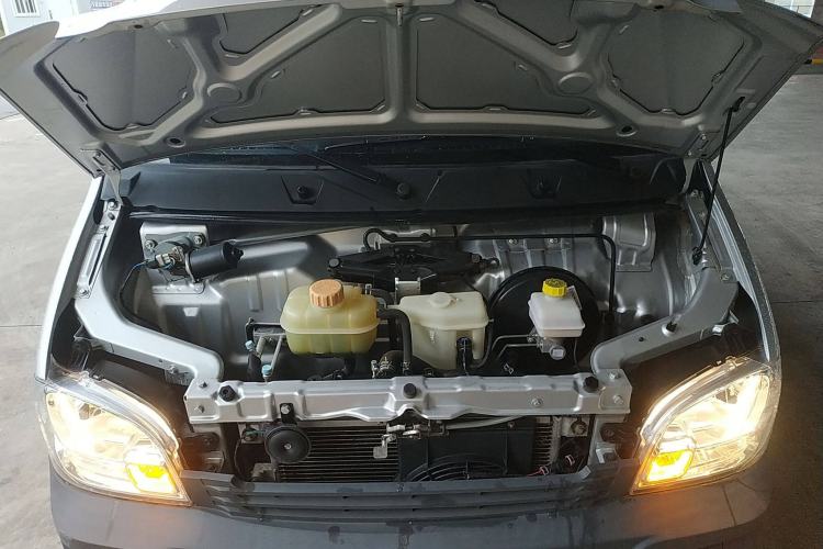 Used Wuling Zhiguang Small Truck 2020 1.2L Single Cab Engine Bay
