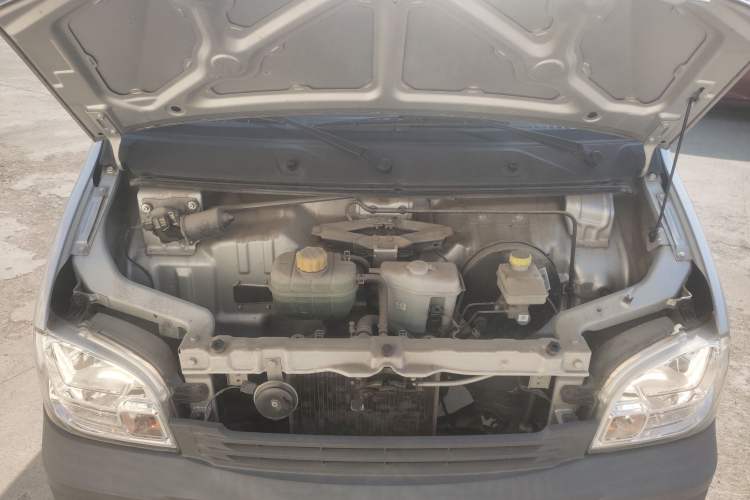 Used Wuling Zhiguang Small Truck 2020 1.2L Double Cab Engine Bay