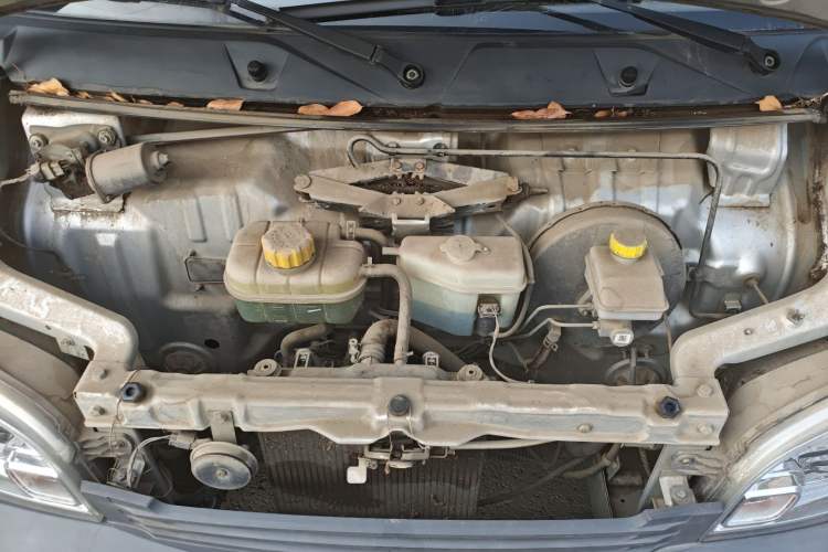Used Wuling Zhiguang Small Truck 2020 1.2L Double Cab Engine Bay