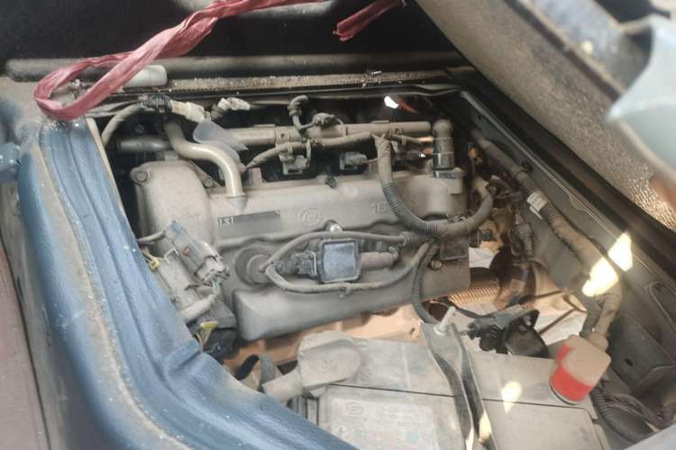 Used Wuling Zhiguang Small Truck 2020 1.2L Double Cab Engine Bay