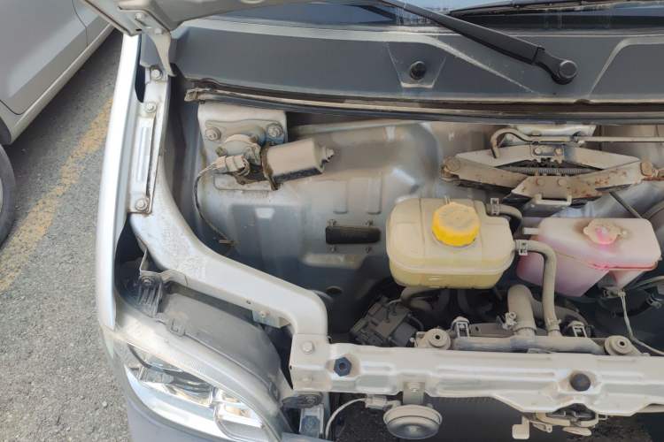 Used Wuling Zhiguang Small Truck 2020 1.2L Single Cab Engine Bay Right