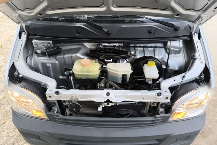 Used Wuling Zhiguang Small Truck 2020 1.2L Single Cab Engine Bay