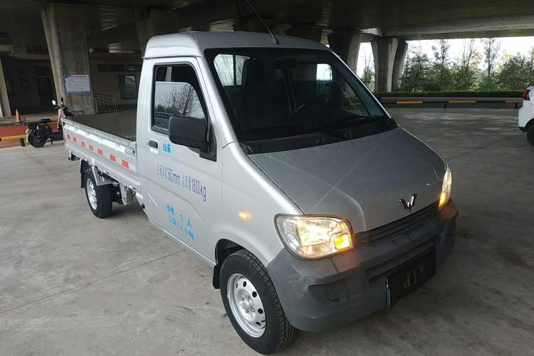 Used Wuling Zhiguang Small Truck 2020 1.2L Single Cab Exterior 2